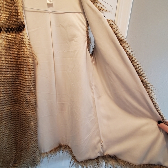 Self Esteem faux fur vest. Sz med. Tan. Open - Picture 4 of 7